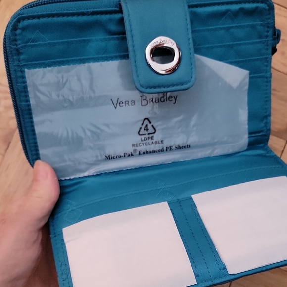 VERA BRADLEY/TURNLOCK WALLET/Teal Quilted - Picture 7 of 8